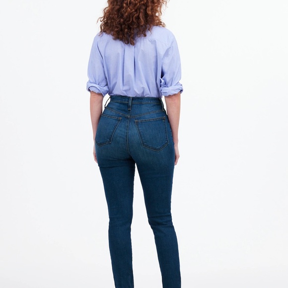 Curvy 10" High-Rise Skinny Jeans in Alabara Wash (size 25) - Picture 2 of 3